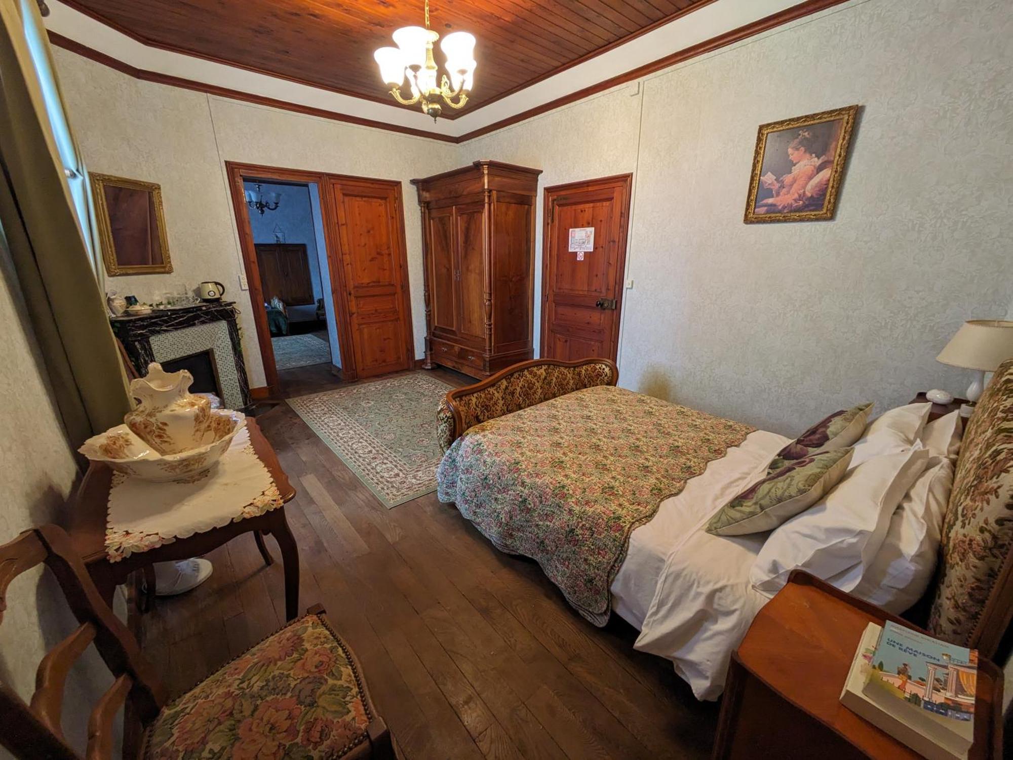 Chateau De Sauge Saivres Экстерьер фото